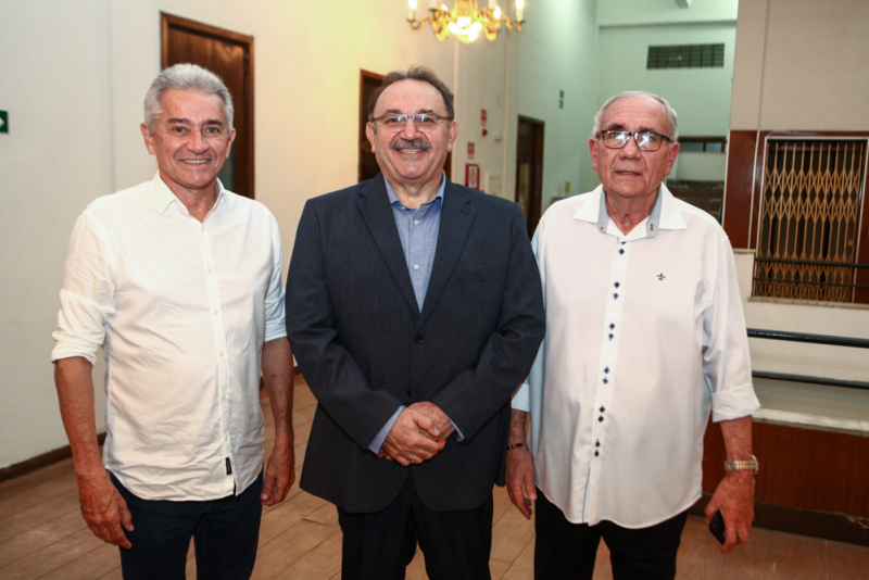 Triênio 2025-2028 - Cid Alves é empossado presidente da FACIC em cerimônia na sede da entidade