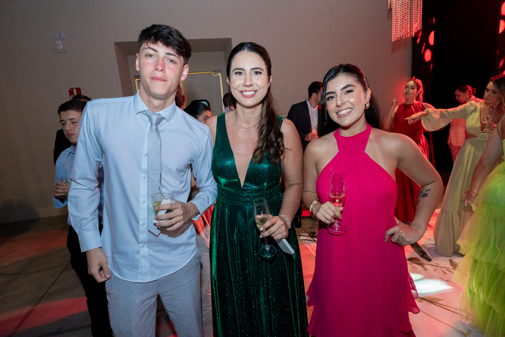 Felipe Pita, Izabela Ludovico E Isabella Delazari