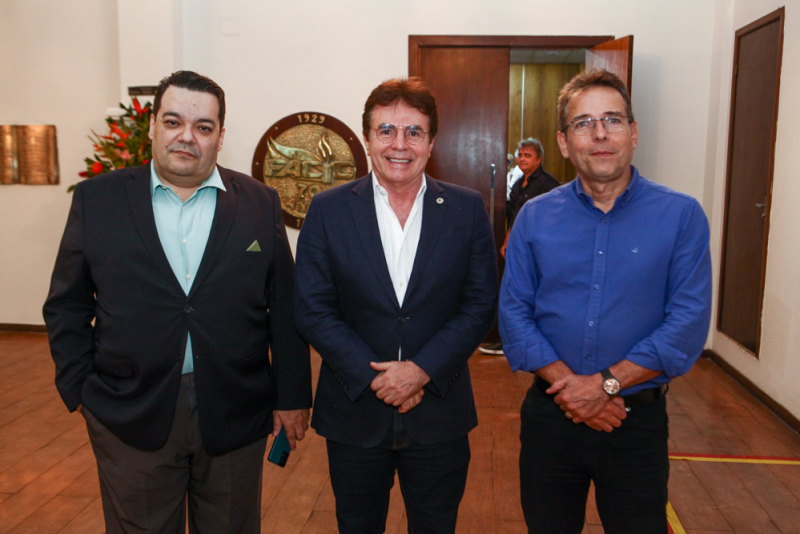 Triênio 2025-2028 - Cid Alves é empossado presidente da FACIC em cerimônia na sede da entidade