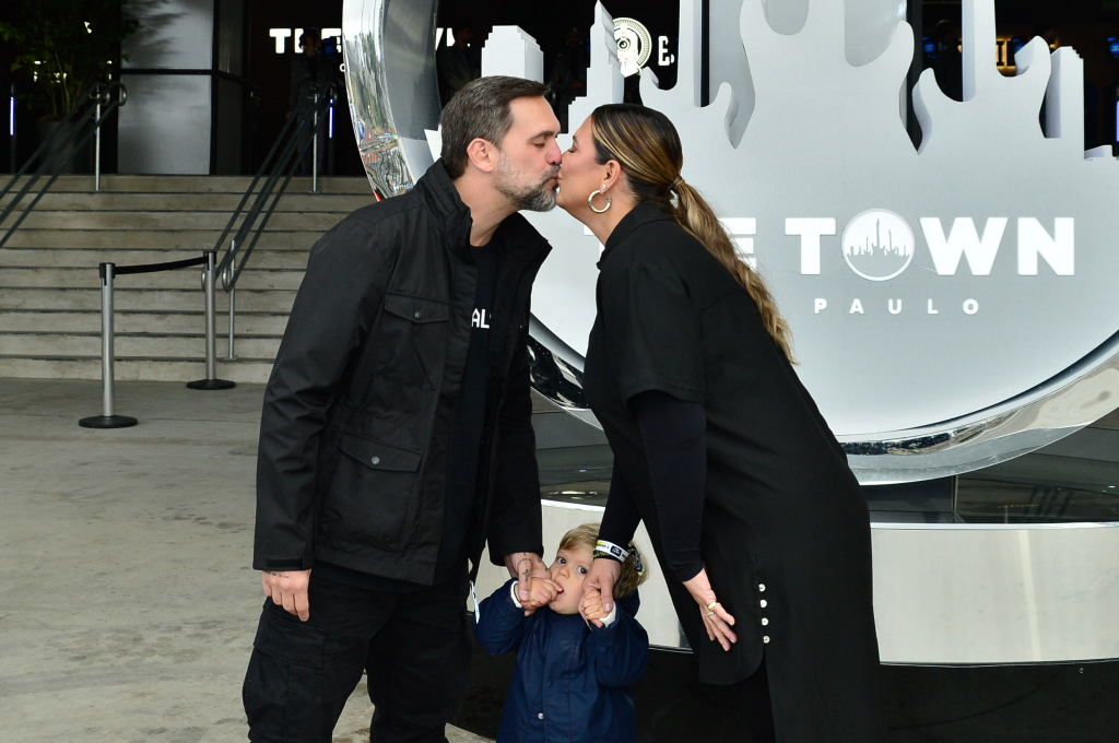 Frederico Xavier, Antônio E Carol Sampaio