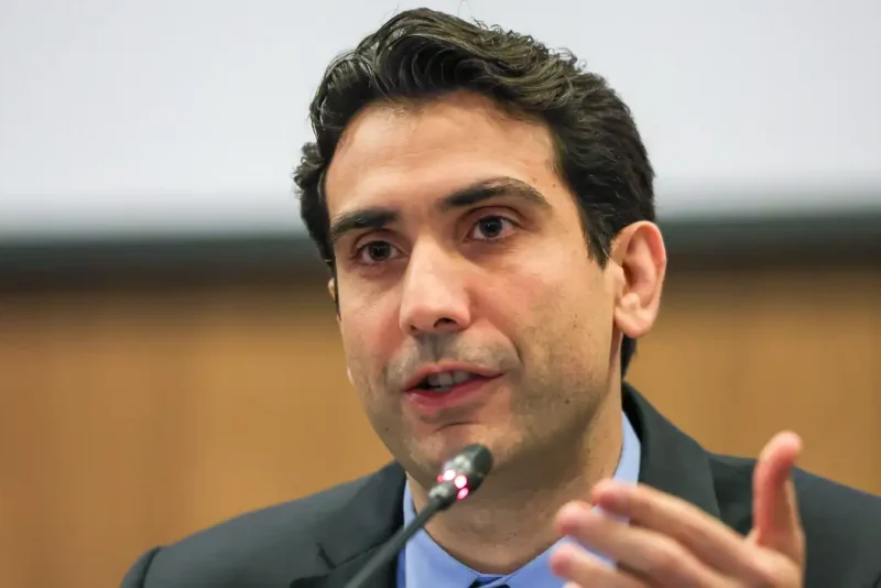 Galípolo assina manifesto internacional pela independência dos BCs