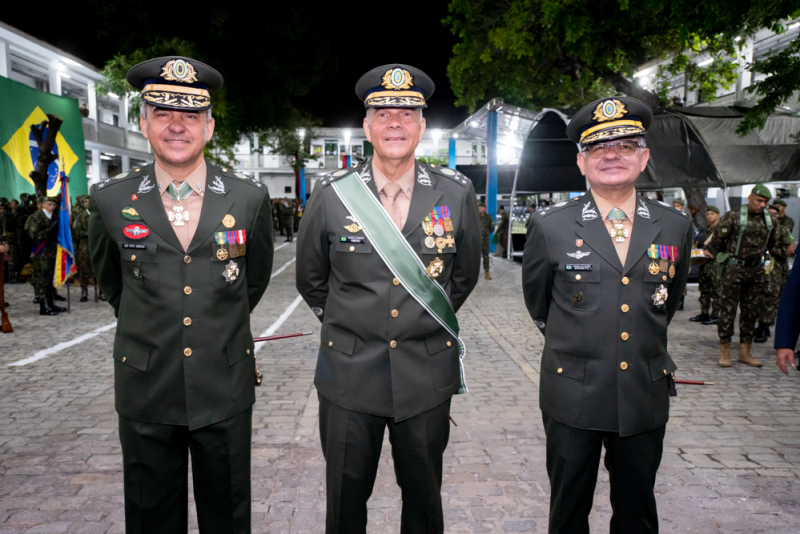 Transição solene - General Ivon Barreto Leão toma posse como comandante da 10ª Região Militar em Fortaleza