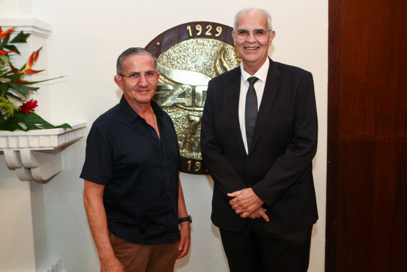 Triênio 2025-2028 - Cid Alves é empossado presidente da FACIC em cerimônia na sede da entidade