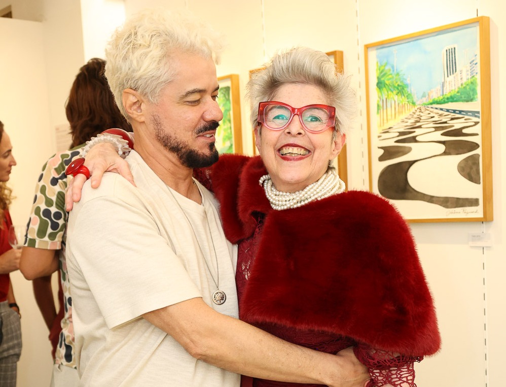 Gilson Martins E Roberta Ribeiro