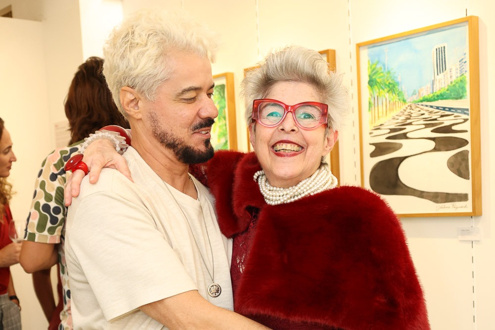 Gilson Martins E Roberta Ribeiro