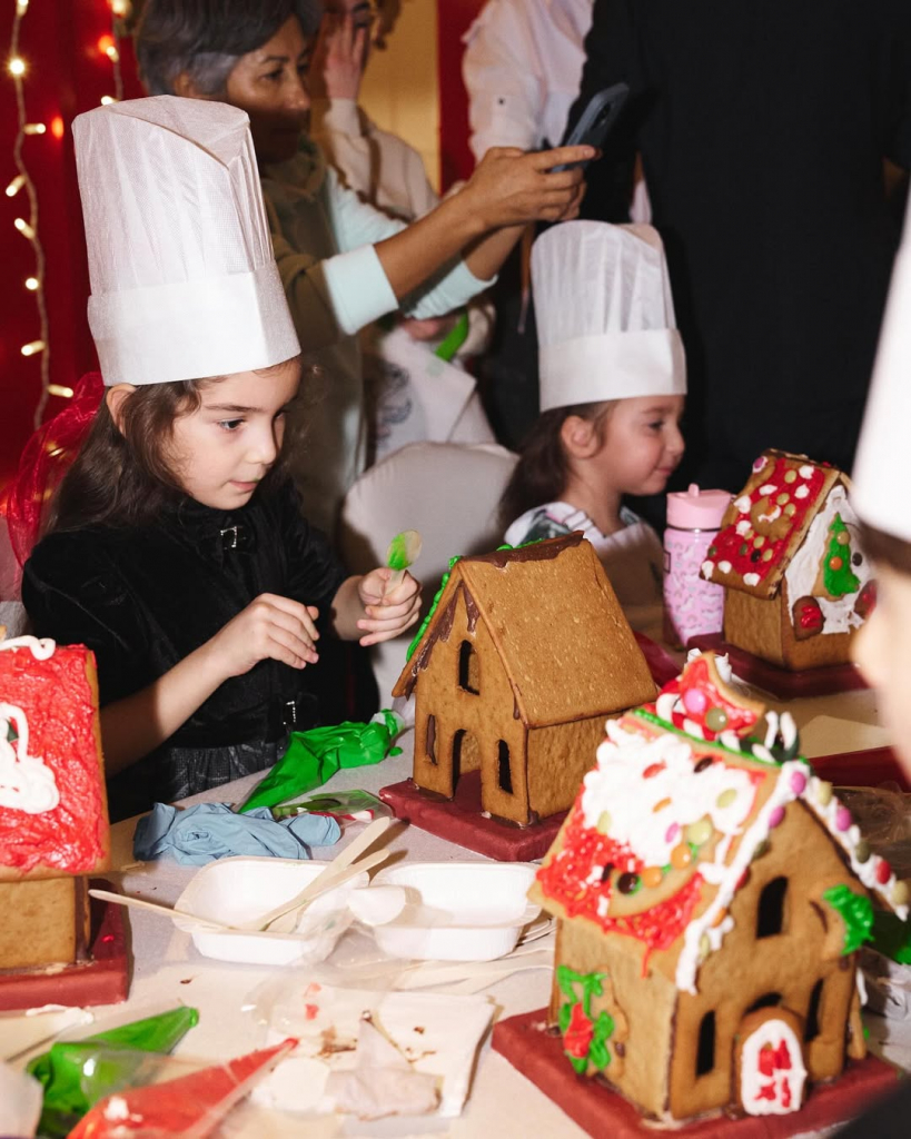 Gingerbread Kids’ Workshop Do Four Seasons Hotel Istanbul At The Bosphorus