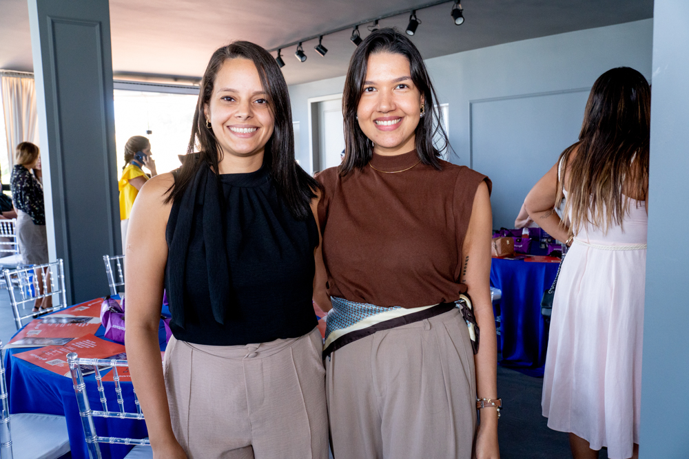 Isis Rodrigues E Ana Paula Oliveira