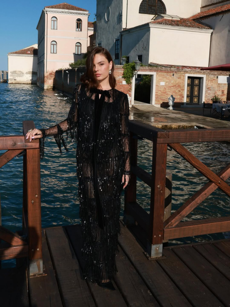 Isis Valverde No Amfar Venezia