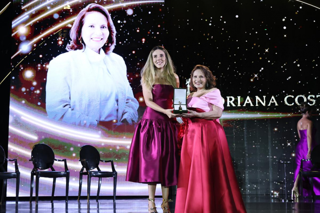 Jade Romero, Adriana Costa E Forti