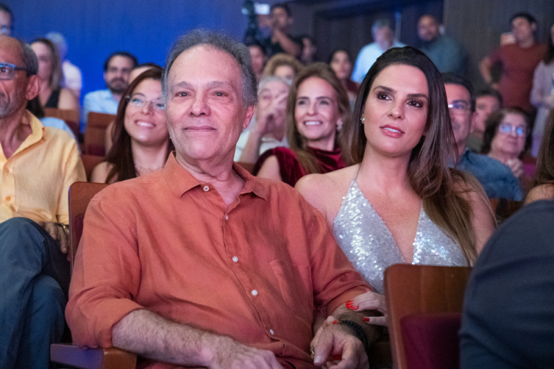 Mulheres do Brasil - Giovana Bezerra revive grandes vozes da MPB no palco do Teatro RioMar Fortaleza