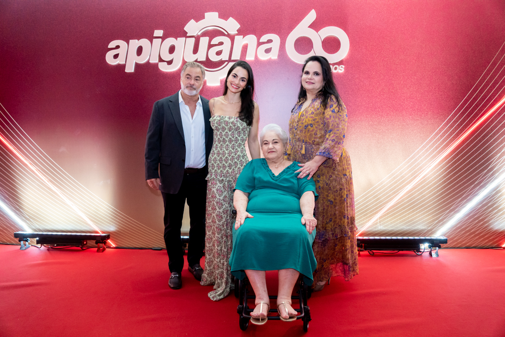 Jorge, Julia, Maria De Lourdes E Anny Wanderley (1)