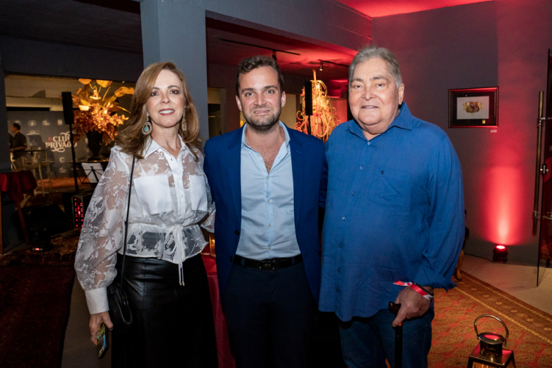 Noite exclusiva - Charutaria El Club Privado festeja cinco anos com pocket show de Edmilson Filho no Iate Clube de Fortaleza