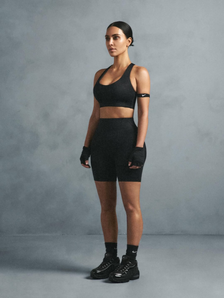Kim Kardashian Para Nikeskims (3)