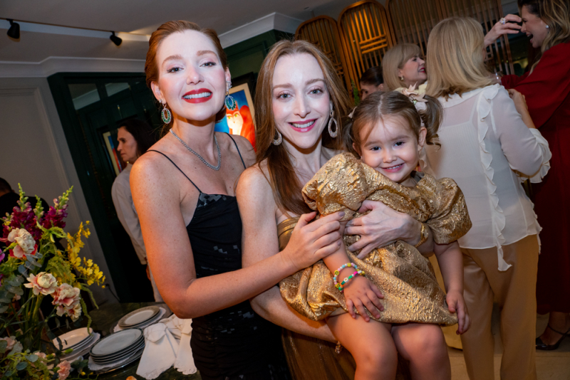 B-DAY - Sandra Fujita e Cláudia Gradvohl recebem os parabéns em festa dupla