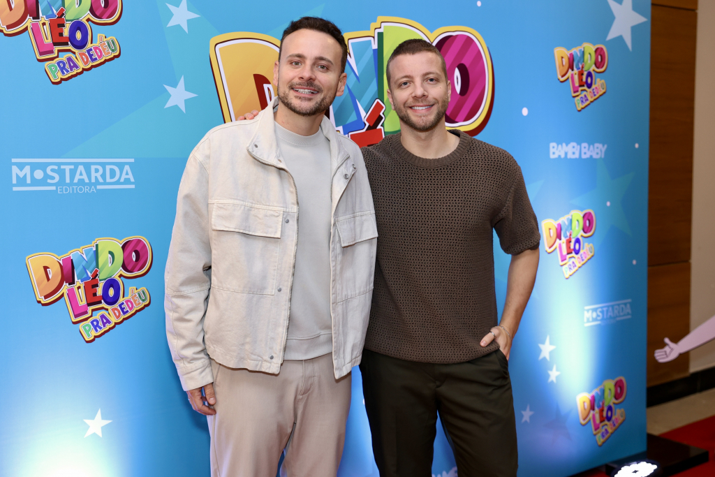 Léo Fucks E Gustavo Oliveira