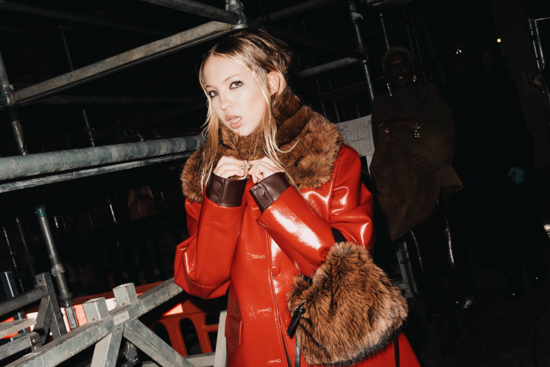 streetstyle - Moda, música e estrelas: desfile da H&M sacode a London Fashion Week