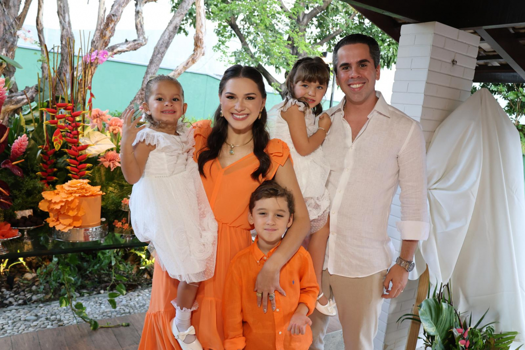 Maria Katarina, Maria Cecilia, Alfredo, Ticiana Lima E Alfredo Lima (1)