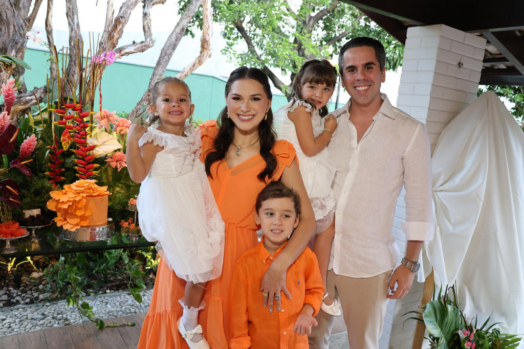 Maria Katarina, Maria Cecilia, Alfredo, Ticiana Lima E Alfredo Lima (2)