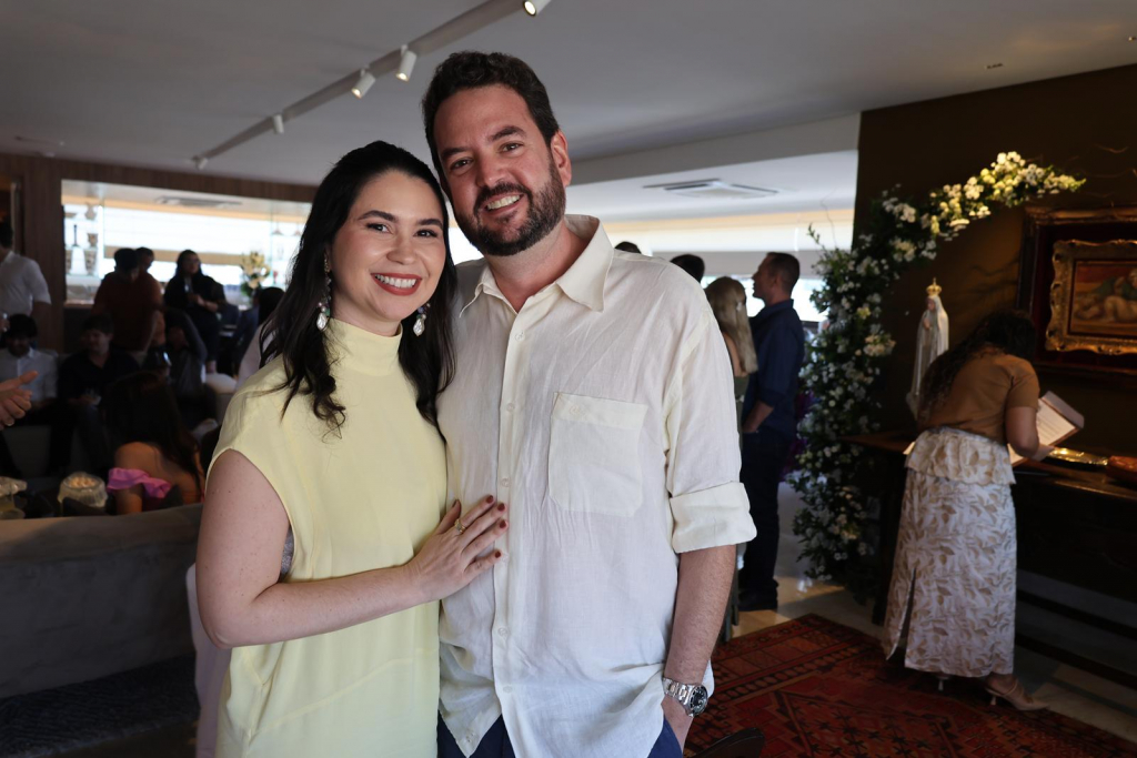 Mariana Carneiro E Davi Carneiro