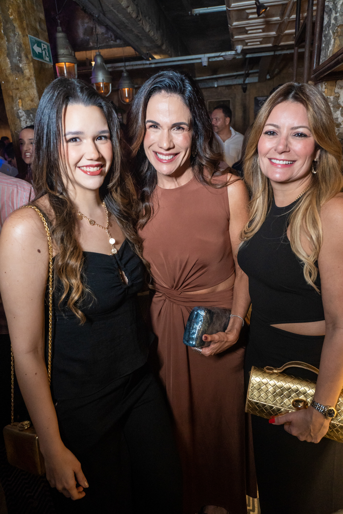 Marina E Ana Virgínia Martins, E Tatiana Luna