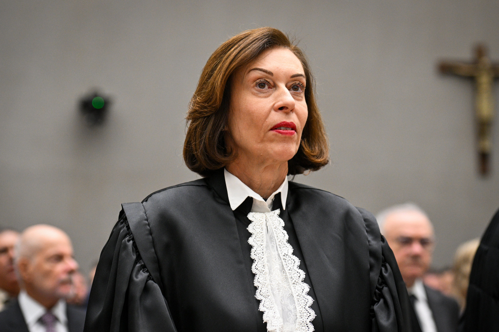 Ministra Regina Helena Costa