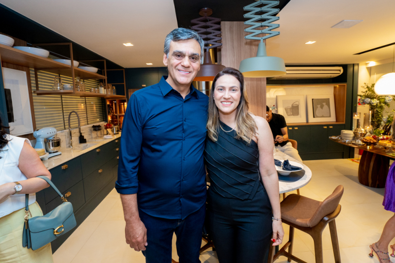 Mobiliário autoral - Jogador Ciel e Rutilene Moura inauguram a Casa Rutti, showroom de móveis planejados em Fortaleza