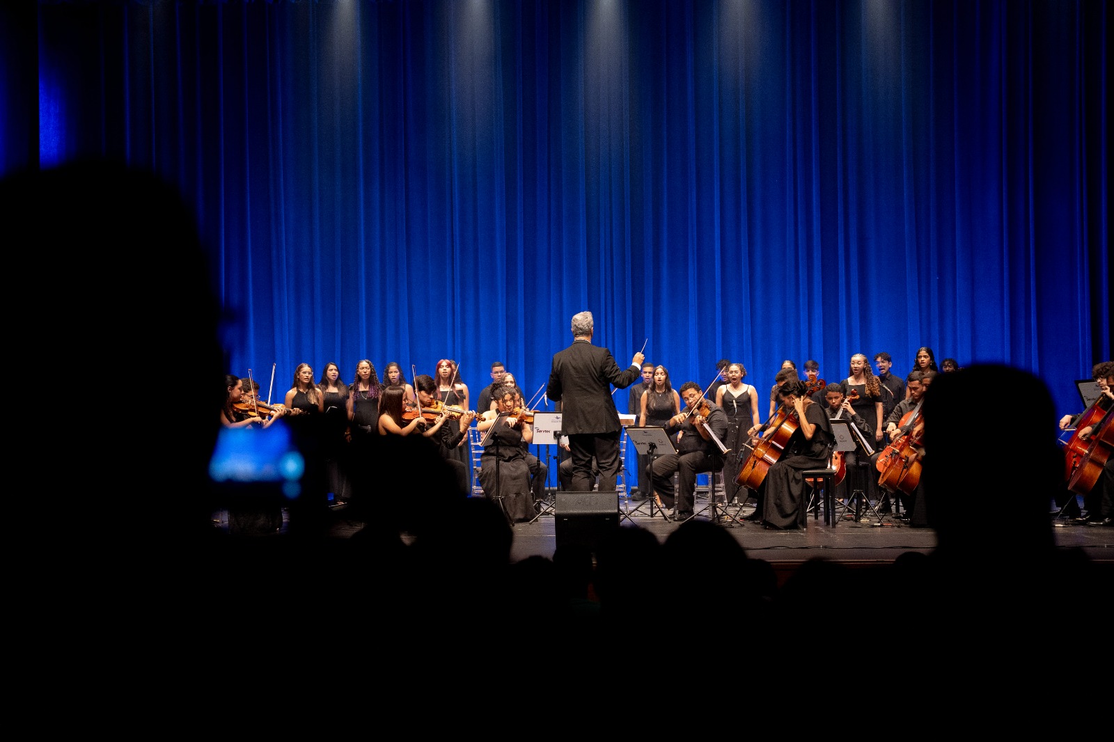 Concerto reúne Orquestra Jacques Klein e Coral Vozes de Iracema no Teatro RioMar Fortaleza