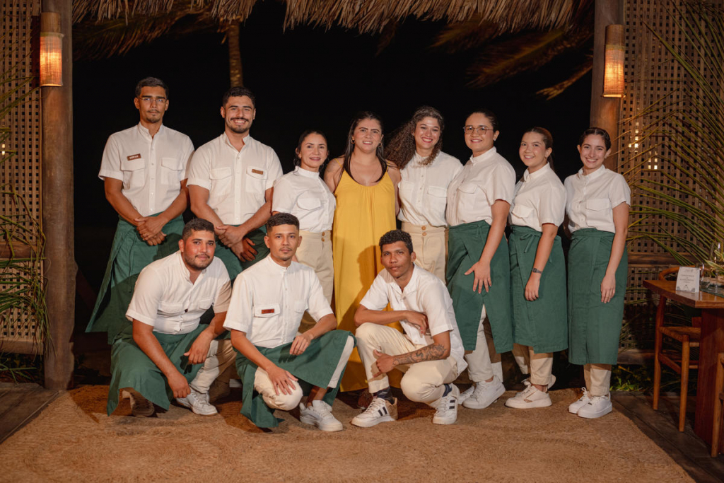 Parte Da Equipe Do Vila Selvagem Que Prioriza Colaboradores Da Região Xico Sandro