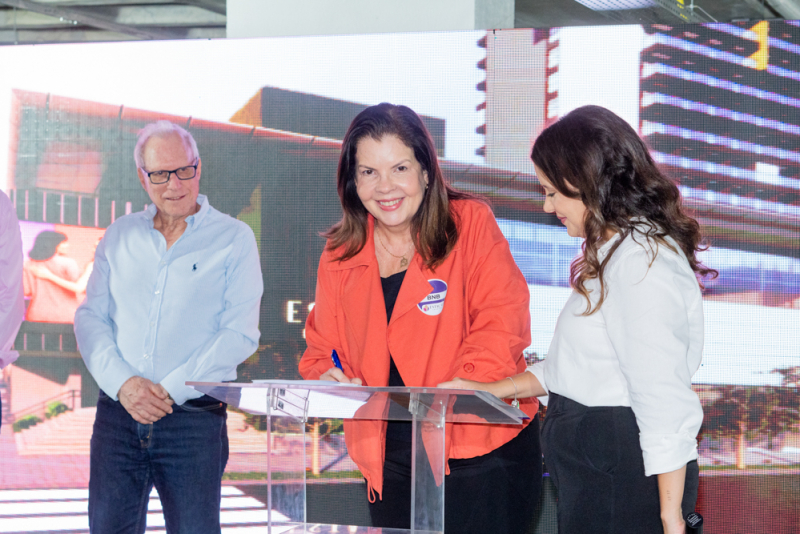 Vitrine cearense - Prefeito Evandro Leitão acompanha obras do Estação Fashion, novo polo atacadista no Centro de Fortaleza