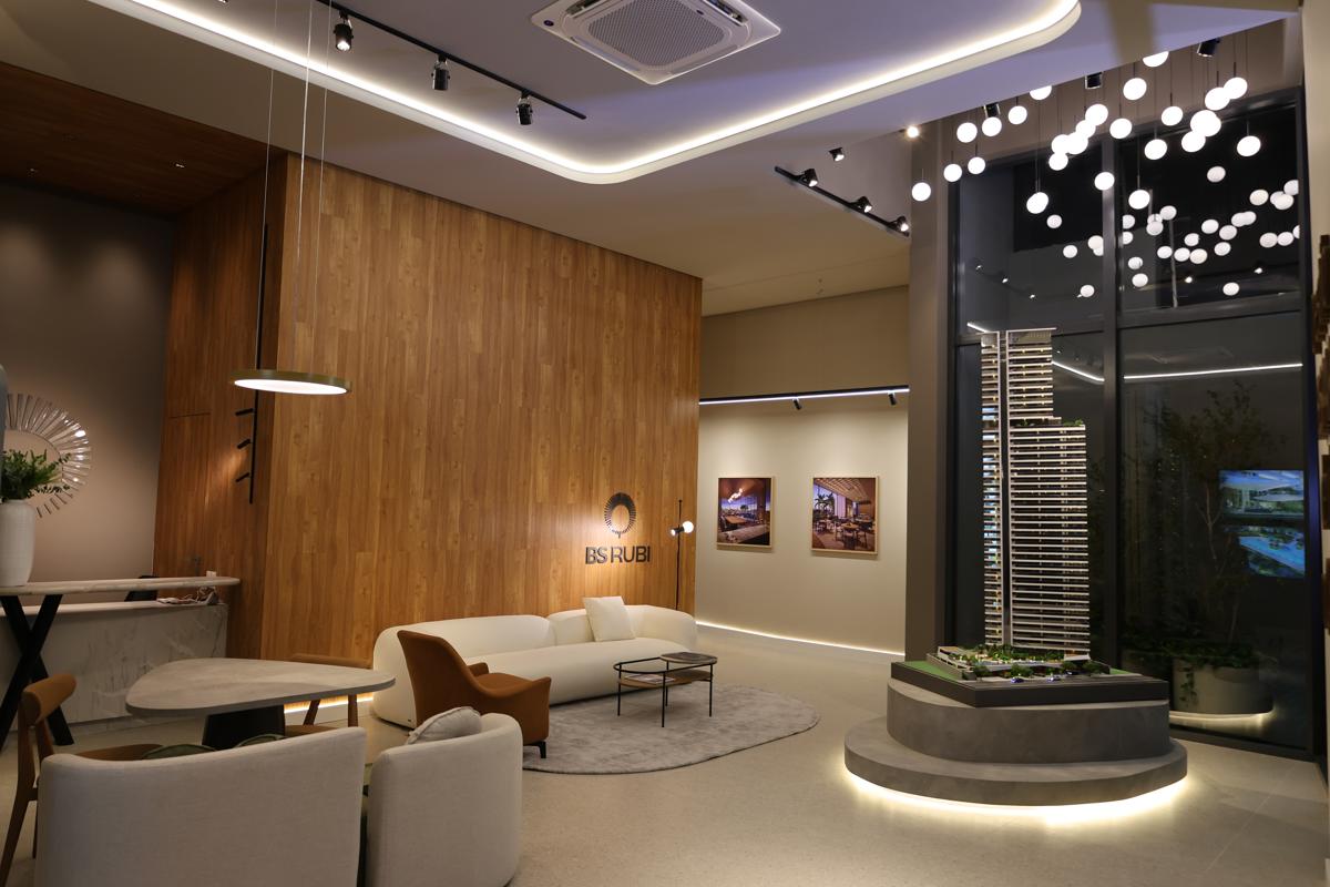 Peça De Mobiliário, Selecionada Na Galpão Design, Foi Integrada A Adornos Exclusivos Da Galpão Details