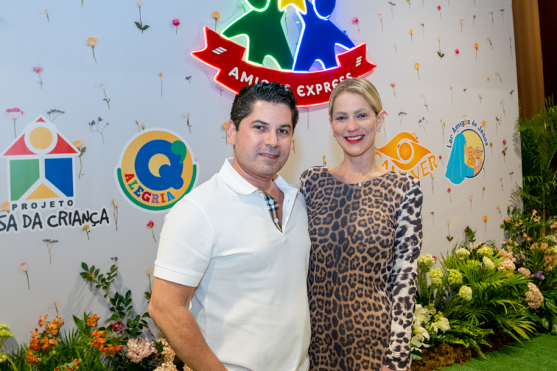 Noite Solidária - Projeto Amigos Express emociona com shows de grandes artistas no Teatro RioMar Fortaleza