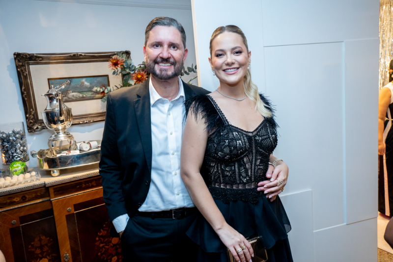 Sessão parabéns - Bia Pontes comemora nova idade em noite de festa em seu endereço no Meireles