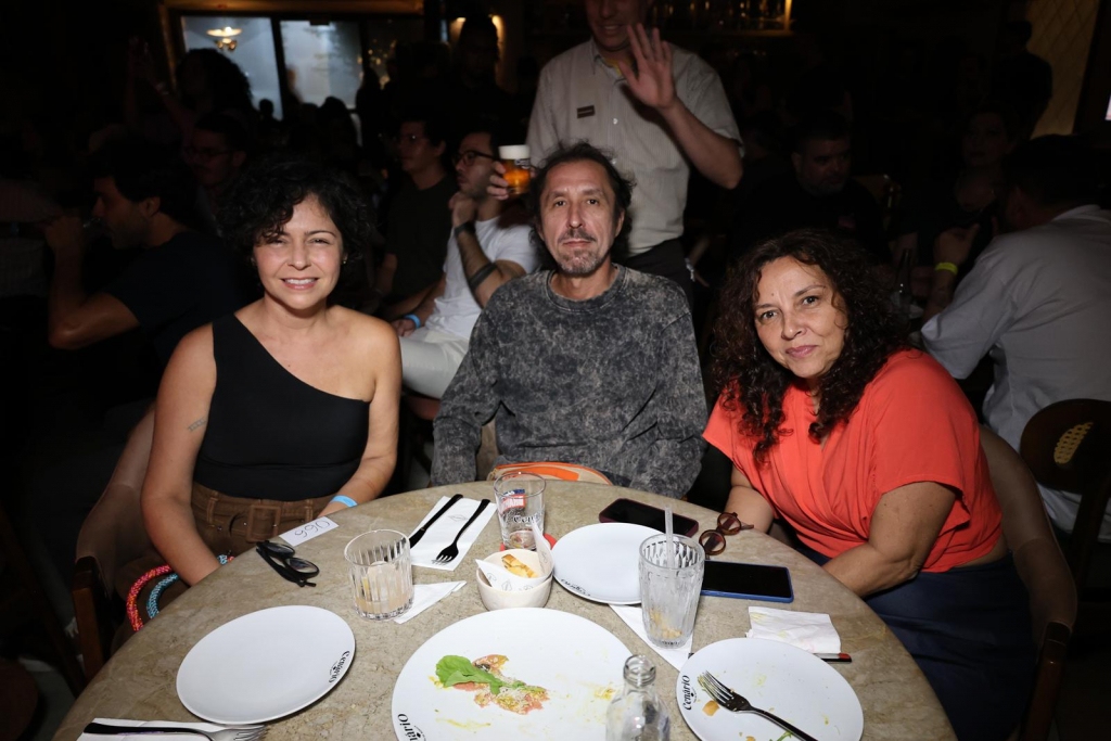 Silvia Bessa, Marcio Caetano E Mika Leo