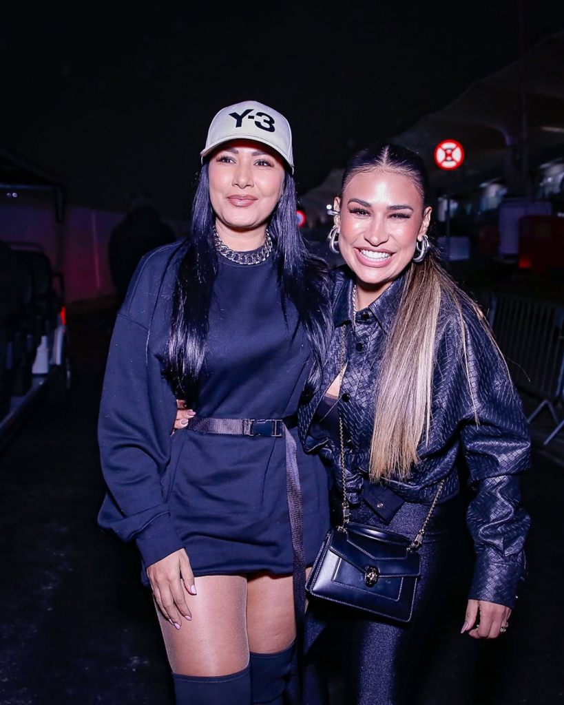 Simaria E Simone Mendes No The Town