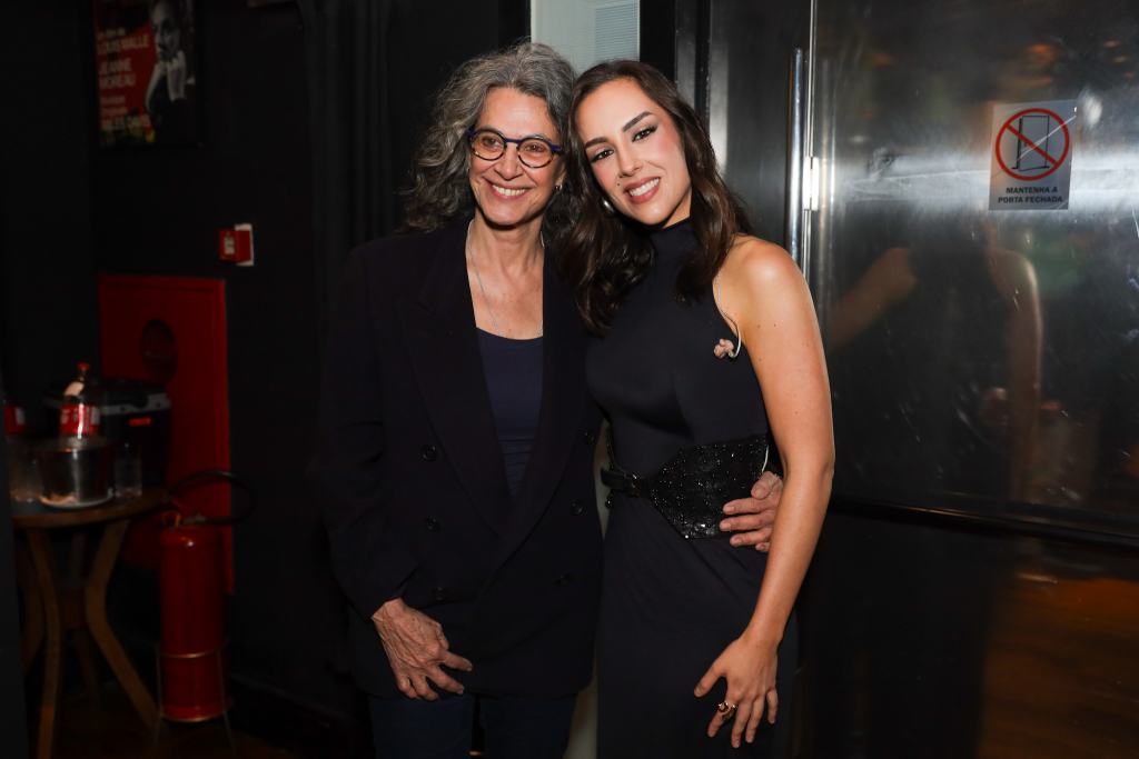 Simone Bittencourt E Lara