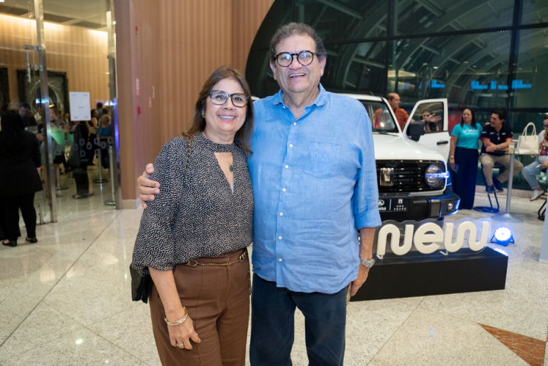 Sanfona e poesia - Aniversário de Waldonys é comemorado no palco do Teatro RioMar Fortaleza com o show “O Cantador de Histórias”
