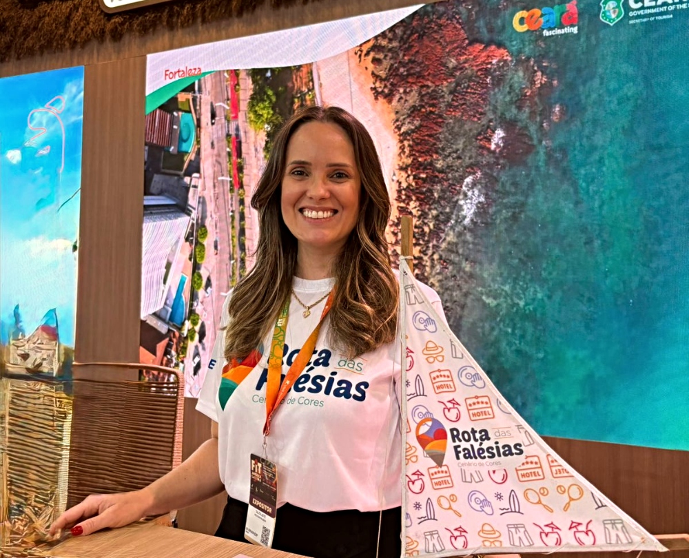 Talita Leite divulga as belezas da Rota das Falésias durante a FIT Argentina