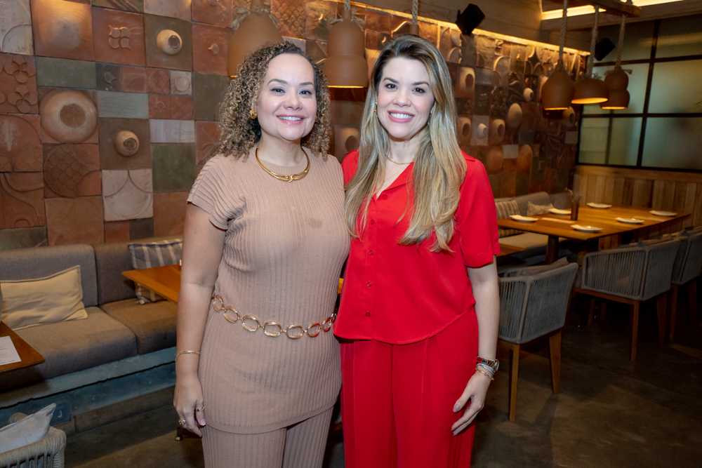 Thayana Araújo E Juliana Marinhi