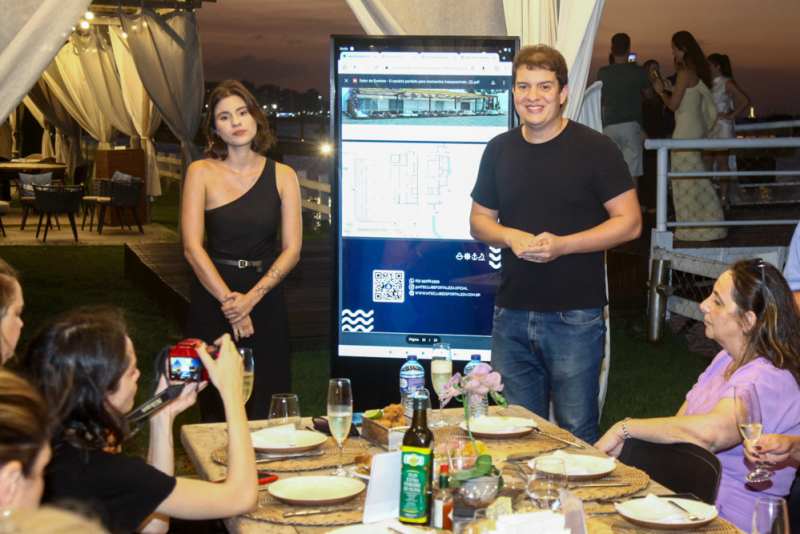 Turismo corporativo - Comodoro Pompeu Vasconcelos apresenta espaços do Iate Clube de Fortaleza a participantes do Corporate Tour