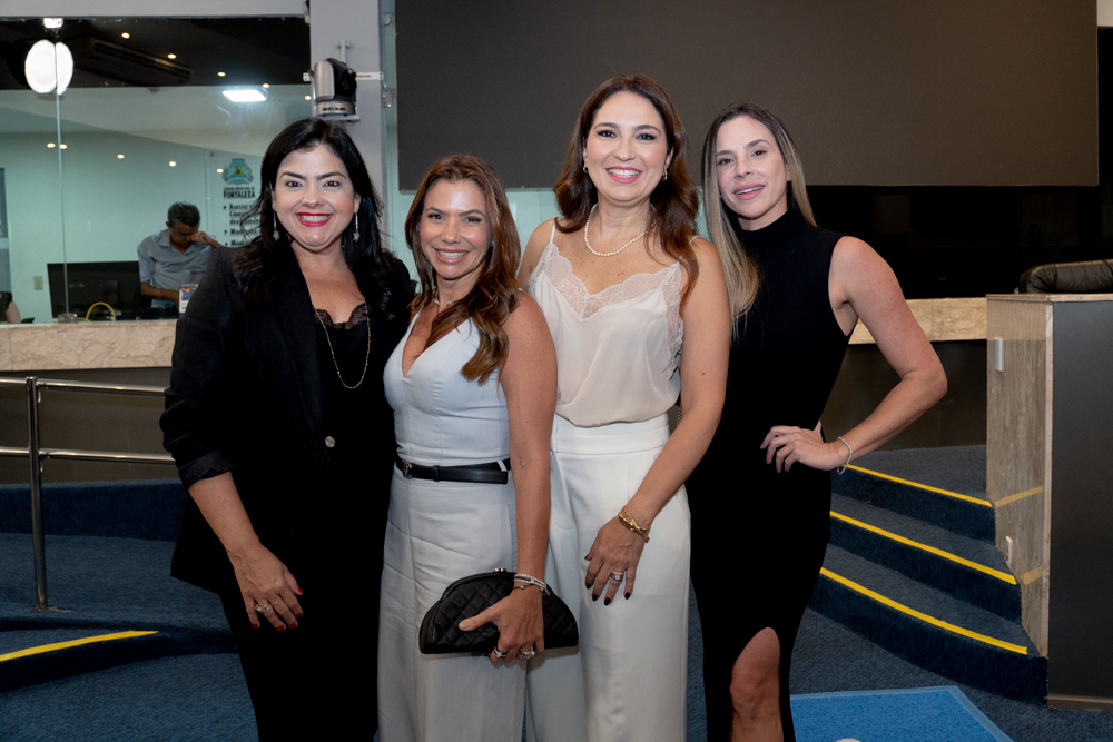 Viviane E Vanessa Almada, Marcela Camurça E Marta Freire (1)