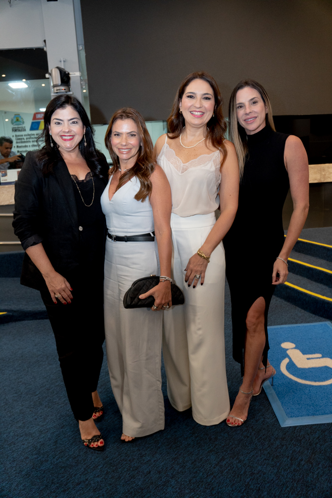 Viviane E Vanessa Almada, Marcela Camurça E Marta Freire (2)