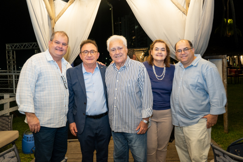 89 anos da ABIH - Livro em homenagem a Manoel Linhares é lançado em noite de dupla comemoração no Iate Clube de Fortaleza