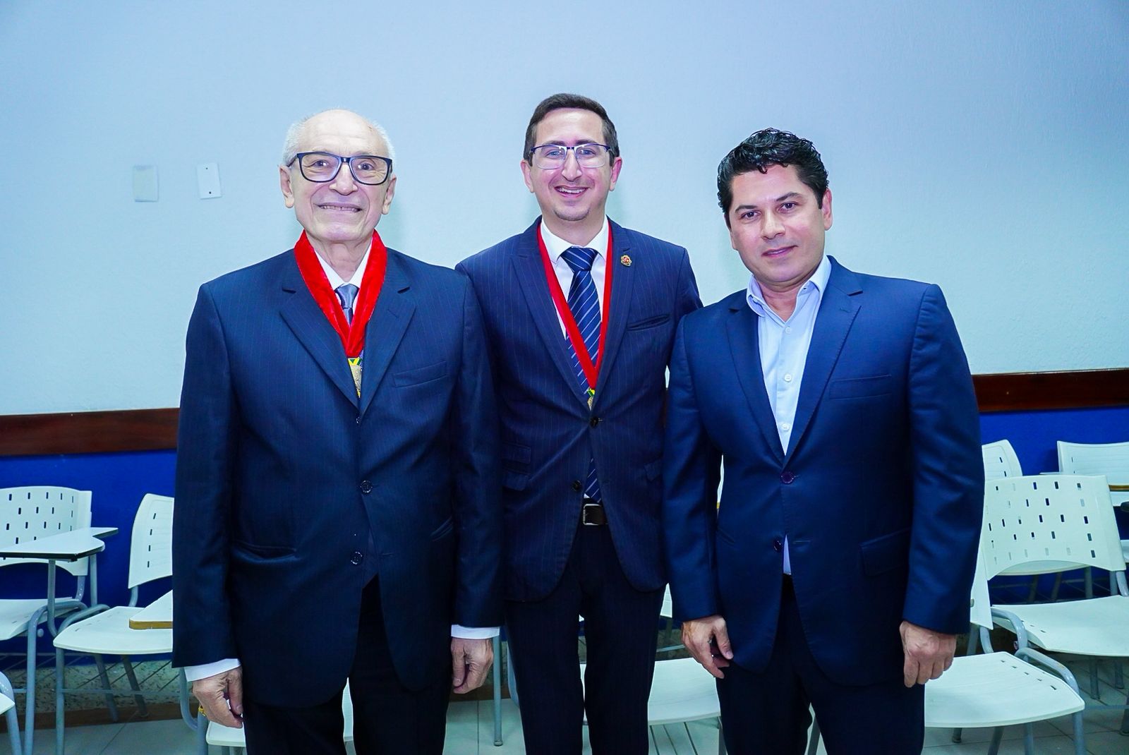 Pompeu Vasconcelos é empossado membro honorário da Academia Cearense de Direito