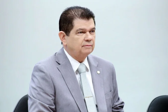 Deputado Mauro Benevides Filho recebe alta hospitalar e segue em recuperação