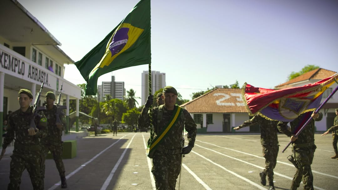 Câmara Municipal e Exército Brasileiro rendem homenagens a oficiais da reserva em Fortaleza Câmara Municipal e Exército Brasileiro rendem homenagens a oficiais da reserva em Fortaleza