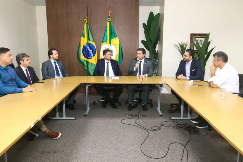 29 10 2025 Reunião Entre Presidente Romeu E Empresários Do Setor De Energia Solar Fotos José Leomar (2)