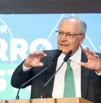 Alckmin diz que Lula pediu aos EUA suspensão de tarifa extra de 40% durante negociações