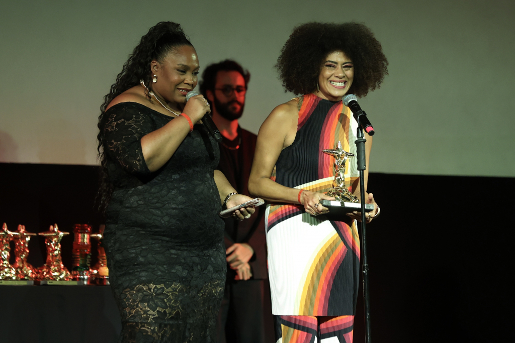 Ana Flavia Cavalcanti E Mawusi Tulani