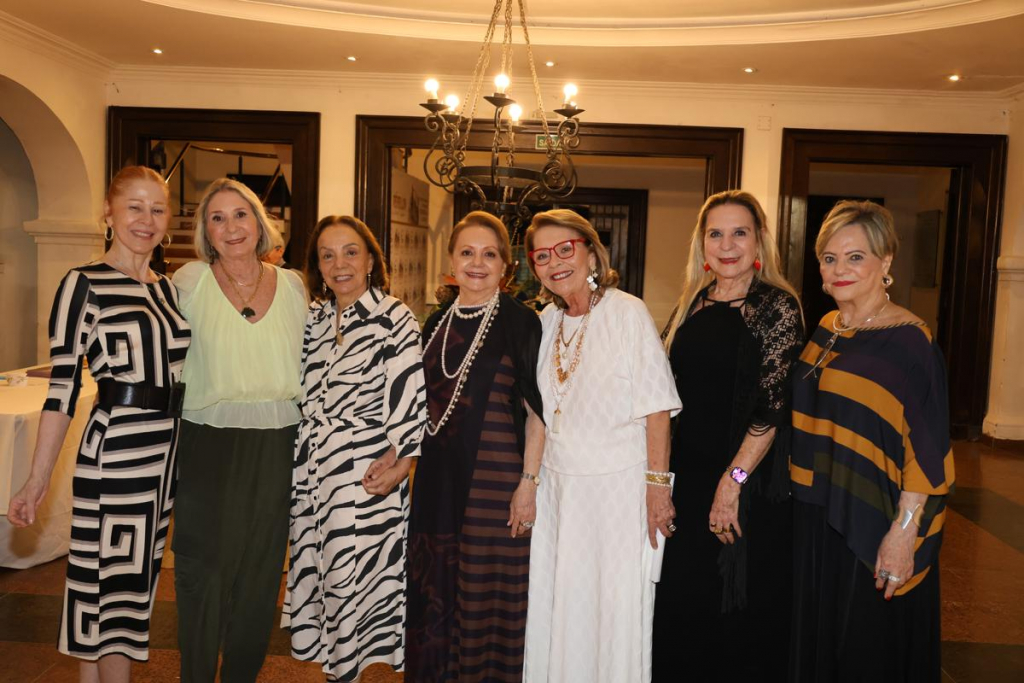 Ana Luísa Matos De Lima, Nadja Ribeiro Moreira, Beatriz Alcântara, Lourdinha Leite Barbosa, Bia Jucá, Anya Ribeiro E Regine Limaverde