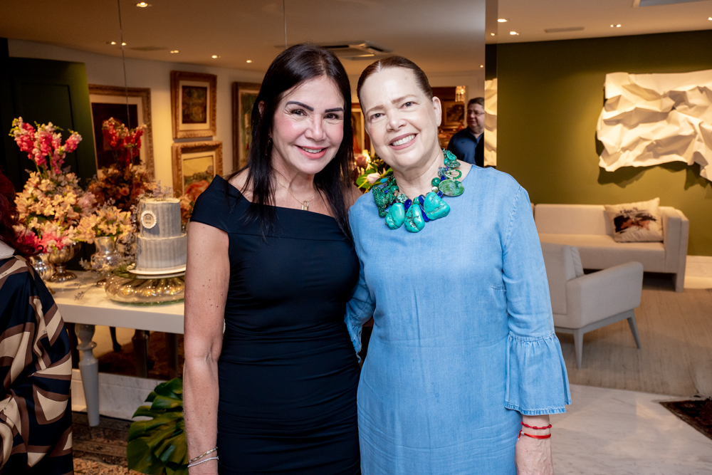 Ana Luiza Barreira E Izabella Fonseca